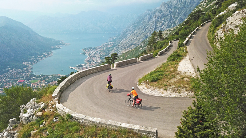 Montenegro - p egen hnd